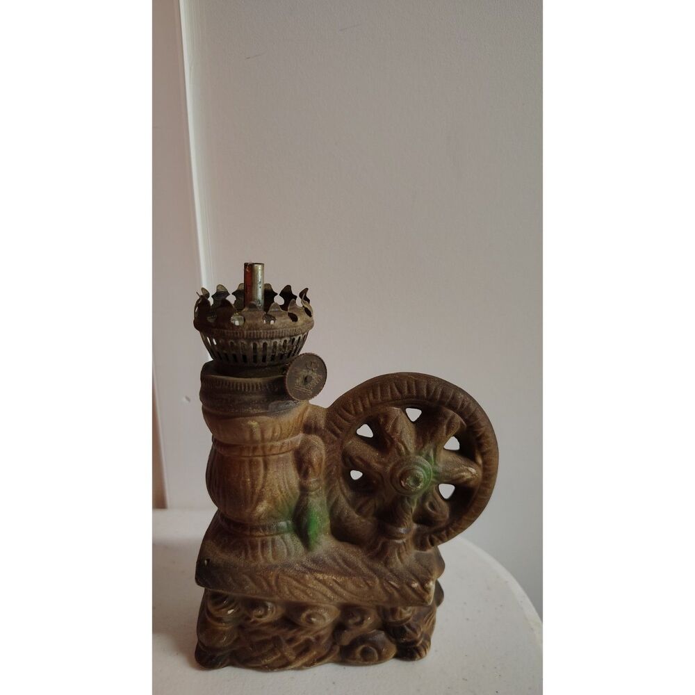 Vintage Enesco Oil‎ Lamp